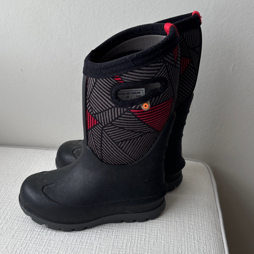 BOGS Black and Red Geometric Pattern Boots Size 10